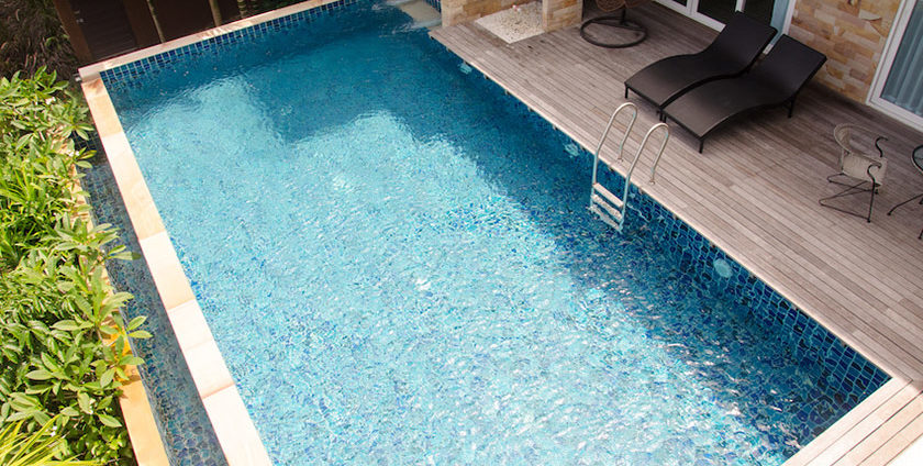 Pisos ideales para realzar tu piscina